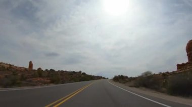 Utah Arches Milli Parkı üzerinden Hyperlapse Sürücü