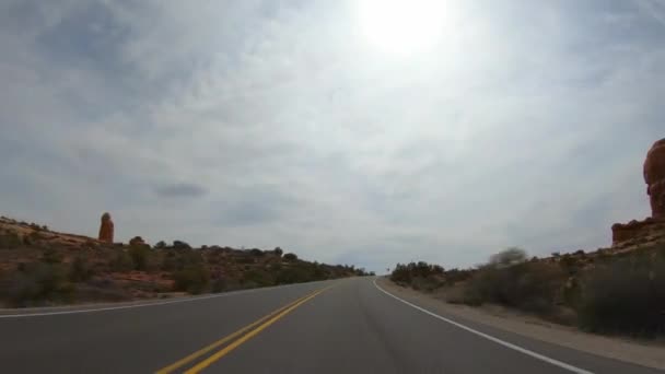 Hyperlapse Drive através do Parque Nacional dos Arcos em Utah — Vídeo de Stock