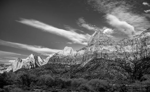 Zion Canyon nello Utah - paesaggi mozzafiato — Foto Stock