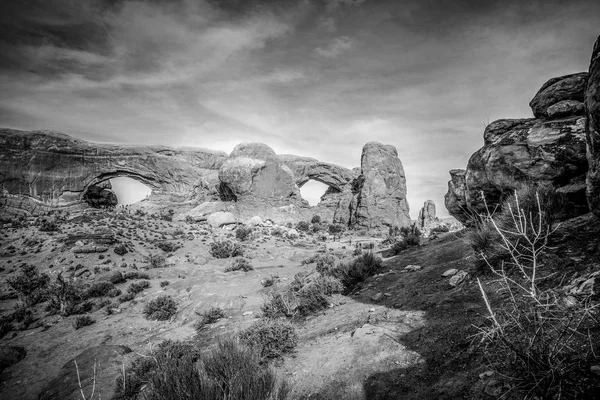 Niesamowite krajobrazy w Parku Narodowym Arches w Utah — Zdjęcie stockowe