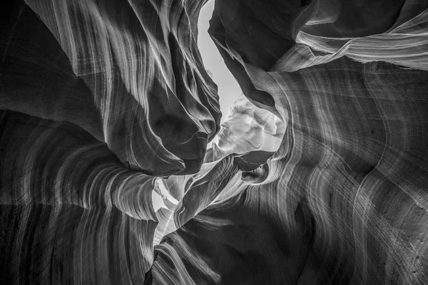 Antelope Canyon - niesamowite kolory piaskowcowych skał — Zdjęcie stockowe