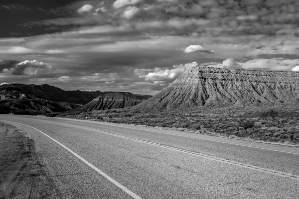 Route panoramique à travers le canyon de neige dans l'Utah — Photo