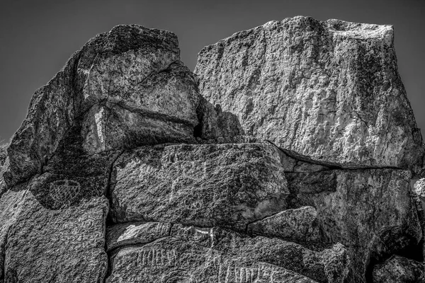 Dolina chalfant ze słynnymi petroglifów w skałach — Zdjęcie stockowe