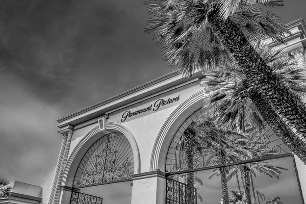 Melrose gate of Paramount Pictures estudios de cine en Los Ángeles - CALIFORNIA, EE.UU. - 18 DE MARZO DE 2019 — Foto de Stock