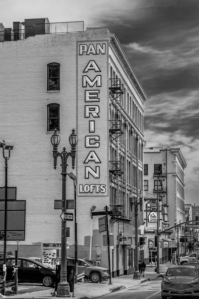 Pan American lofts bij Downtown Los Angeles-California, USA-18 maart 2019 — Stockfoto