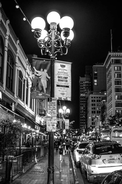 Histórico Gaslamp Quarter San Diego de noite - CALIFORNIA, EUA - 18 de março de 2019 — Fotografia de Stock