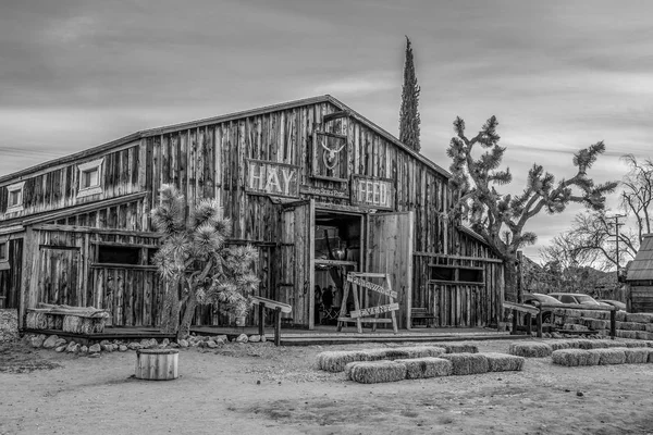 Kaliforniya Pioneertown 'daki tarihi ahşap binalar - CALIFORNIA, ABD - 18 Mart 2019