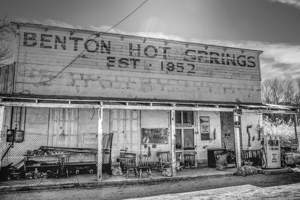 Ciudad fantasma histórica de Benton en Sierra Nevada - BENTON, Estados Unidos - 29 de MARZO de 2019 — Foto de Stock