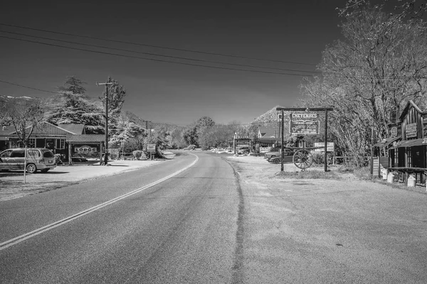 Straßenansicht Mammutbaum Nationalwald Riverkern Vereinigte Staaten Von Amerika März 2019 — Stockfoto