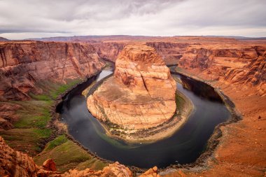 Arizona 'da Horseshoe Bend üzerinde geniş açı görünümü-seyahat fotoğrafçılığı
