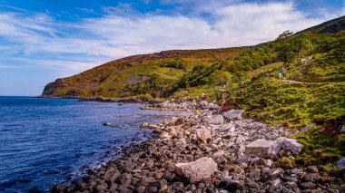 Kuzey İrlanda'da Murlough Bay üzerinde Uçuş - güzel bir dönüm noktası - seyahat fotoğrafçılığı