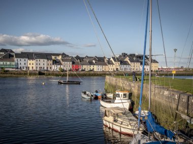 Galway Claddagh-Galway Claddagh, İrlanda'da küçük tekneler - 11 Mayıs 2019