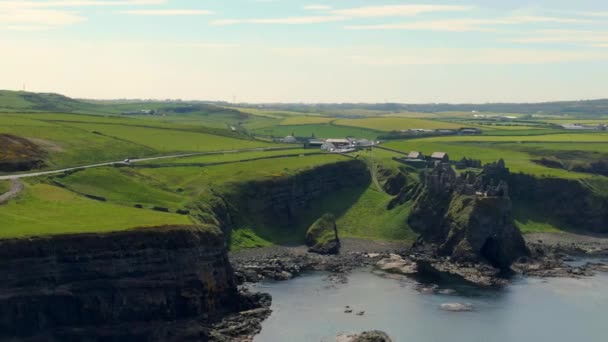 Kuzey Rlanda Dunluce Kalesi Havadan Görünümü — Stok video