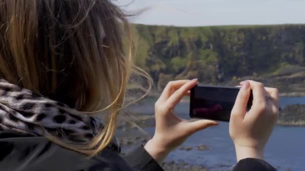 Fotografowanie Giants Causeway Coast Irlandii Północnej Fotografia Podróżnicza — Wideo stockowe