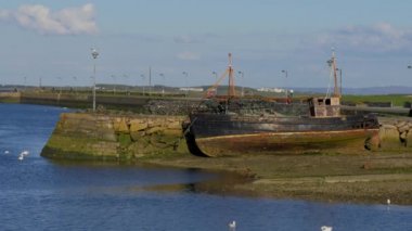 Galway Claddagh yaz aylarında popüler bir yerdir  