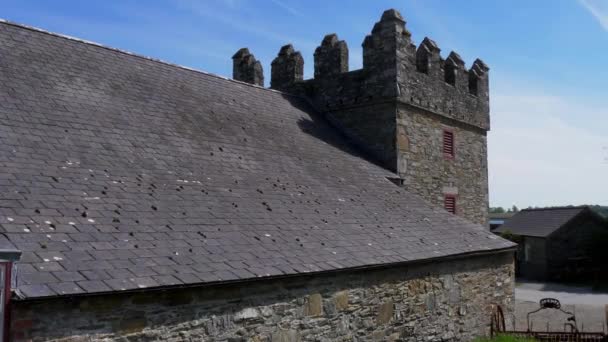 北爱尔兰贝尔法斯特附近的城堡区是一个受欢迎的地标 — 图库视频影像