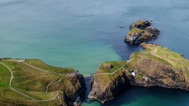 Repülés Carrick Rede Rope Hídon Egy Híres Mérföldkő Észak Írországban — Stock videók