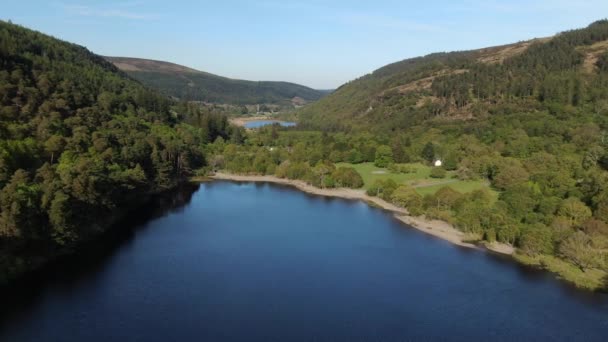 Vol Dessus Des Lacs Glendalough Dans Les Montagnes Wicklow Irlande — Video