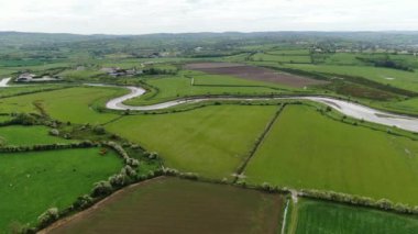 İrlanda'da Manorcunningham görünümünden Drone uçuş 