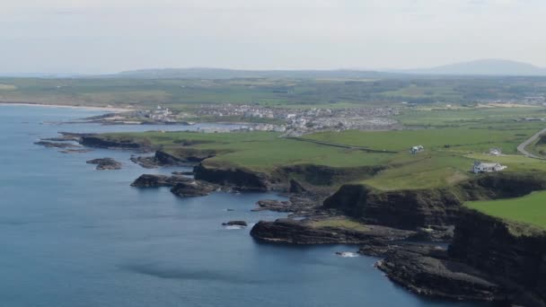 爱尔兰西海岸令人敬畏的风景 空中无人机镜头 — 图库视频影像