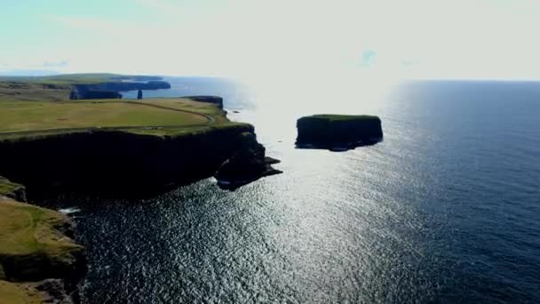 基尔基悬崖在爱尔兰鸟瞰图 — 图库视频影像
