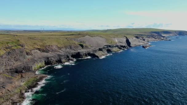 基尔基悬崖在爱尔兰鸟瞰图 — 图库视频影像