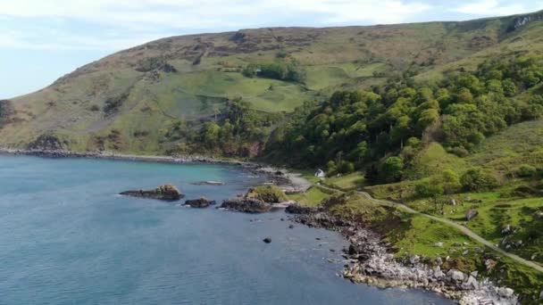 Vuelo Sobre Bahía Murlough Irlanda Del Norte Hermoso Hito — Vídeo de stock