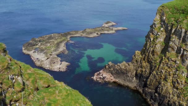 Erstaunliche Causeway Küste Norden Irlands Einem Sonnigen Tag — Stockvideo