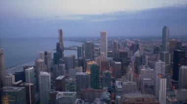 Chicago yukarıdan - Akşamları inanılmaz hava manzarası - Chicago, ABD - 11 Haziran 2019