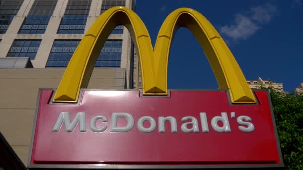 Mcdonalds Uithangbord Chicago Chicago Verenigde Staten Juni 2019 — Stockvideo