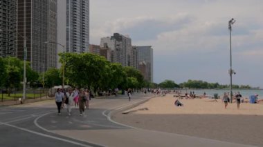 Chicago plajı sıcak bir yaz günü - Chicago, ABD - 11 Haziran 2019