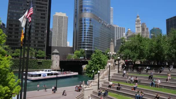 シカゴ川の人気の川沿い アメリカ シカゴ 2019年6月11日 — ストック動画
