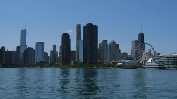 从密歇根湖看芝加哥的天际线 旅游摄影 — 图库视频影像