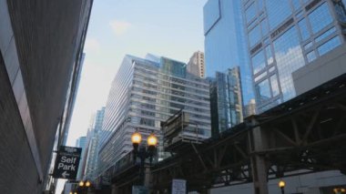 Chicago şehrindeki metro trenleri - Chicago, ABD - 11 Haziran 2019