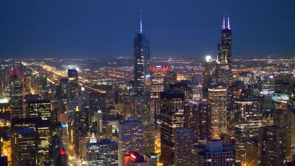 Εναέρια Θέα Στο Σικάγο Από Νυχτερινή Φωτογράφιση — Αρχείο Βίντεο