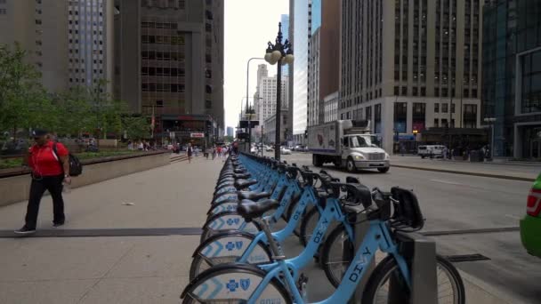 Alquiler Bicicletas Las Calles Chicago Chicago Estados Unidos Junio 2019 — Vídeo de stock