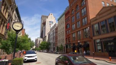 Louisville güzel sokak manzarası - Louisville, Kentucky - 14 Haziran 2019