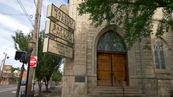 Баптистська Церква Вулиці Горіхового Луїсвіллі Луїсвіллі Штат Кентуккі Червня 2019 — стокове відео