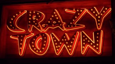 Crazy Town neon işareti Nashville Broadway at - seyahat fotoğrafçılığı