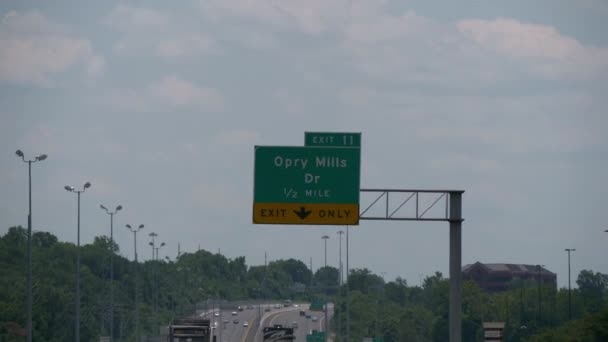 Sinal Direção Para Opry Mills Rodovia Nashville Tennessee Junho 2019 — Vídeo de Stock