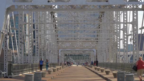 Famoso Puente Peatonal Nashville Puente John Seigenthaler Nashville Tennessee Junio — Vídeos de Stock