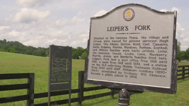 Leipers Gaffel Informationstabell Tennessee Leipers Fork Usa Juni 2019 — Stockvideo