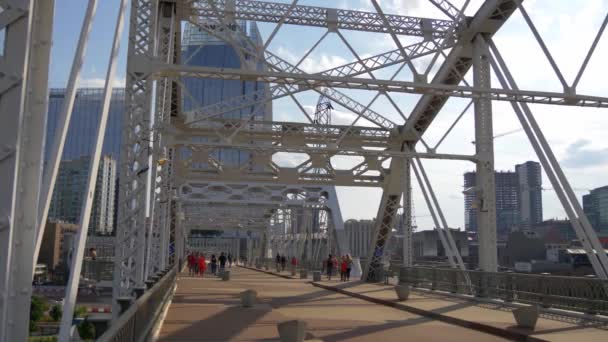 Пешеходный Мост Нэшвилле Мост Джона Кеннеди Нашвилл Теннесси Июня 2019 — стоковое видео