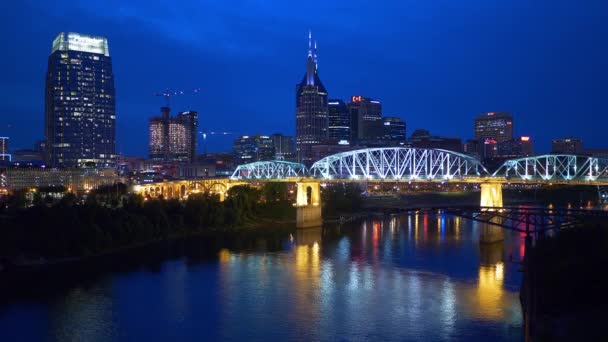 Stad Van Nashville Voetgangersbrug Door Nacht Nashville Tennessee Juni 2019 — Stockvideo