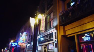 Gece Nashville Broadway üzerinde yürüyüş - Nashville, Tennessee - 16 Haziran 2019