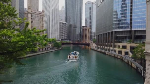 雨の日のシカゴ川 イリノイ州シカゴ 6月12 2019 — ストック動画