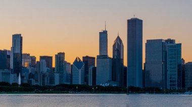 Gün batımında Chicago silueti - Chicago, Illinois - 12 Haziran 2019