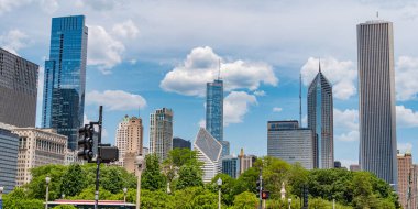 Chicago şehir merkezindeki ikonik binalar - Chicago, Illinois - 12 Haziran 2019