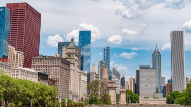 Grant Park 'dan Chicago şehir merkezini görüntüleyin - Chicago, Illinois - 12 Haziran 2019