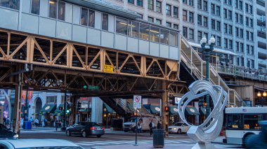 Chicago sokaklarında Lake street metro istasyonu - Chicago, Illinois - 12 Haziran 2019
